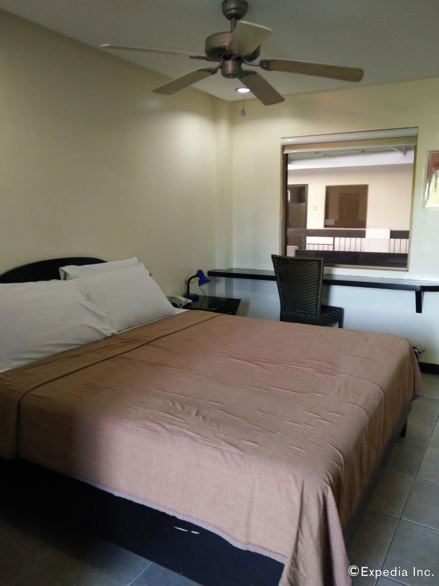 บูมเมอแรง โฮเต็ล Hotel อังเฮเลส ภายนอก รูปภาพ