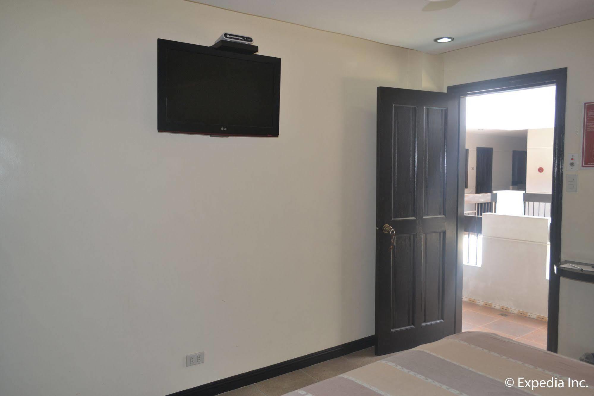 บูมเมอแรง โฮเต็ล Hotel อังเฮเลส ภายนอก รูปภาพ