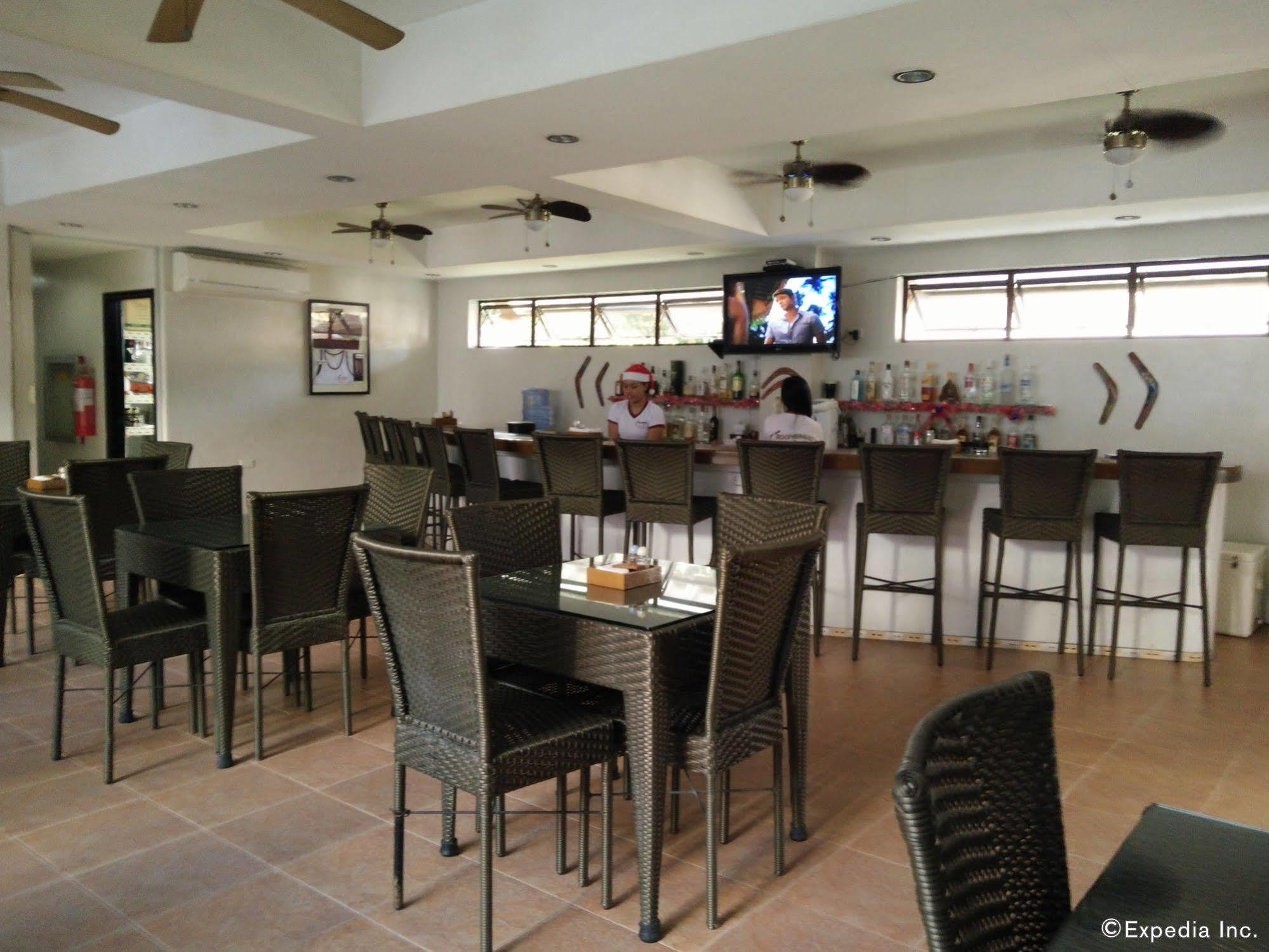 บูมเมอแรง โฮเต็ล Hotel อังเฮเลส ภายนอก รูปภาพ