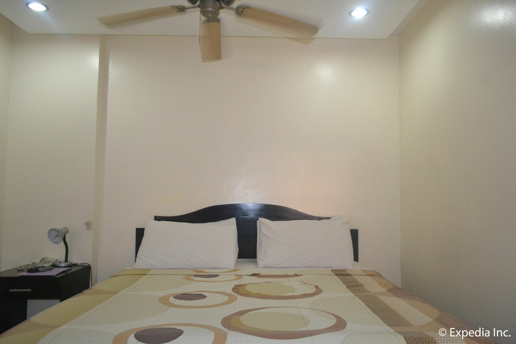 บูมเมอแรง โฮเต็ล Hotel อังเฮเลส ภายนอก รูปภาพ